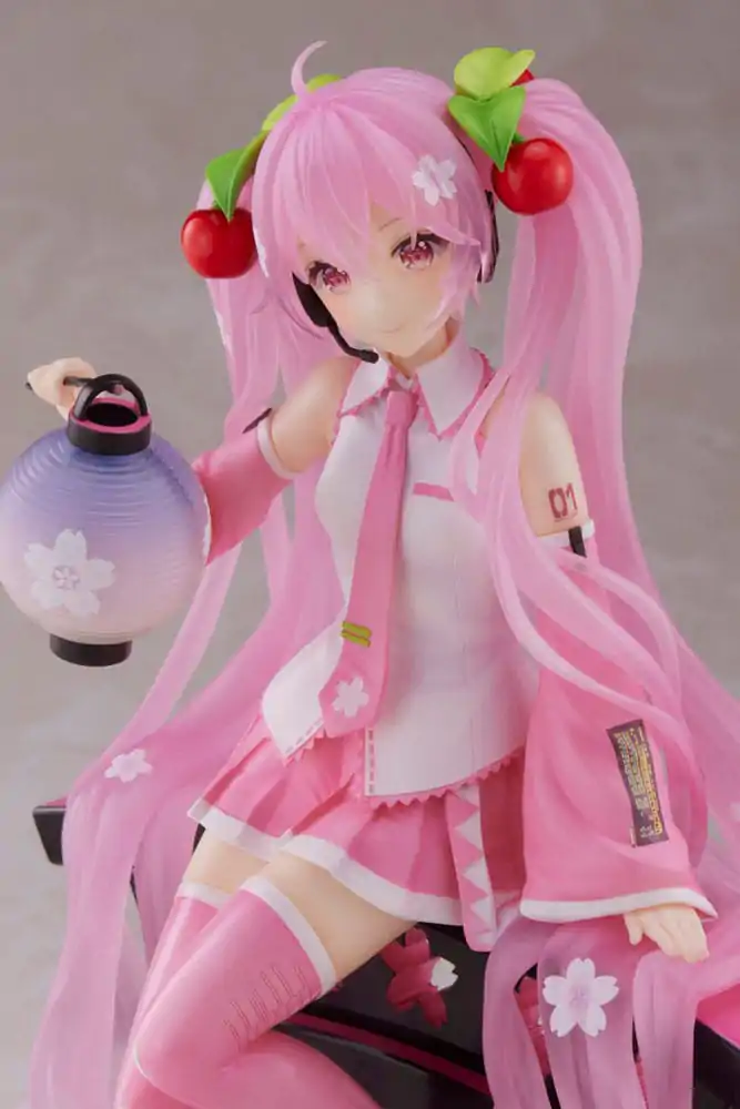 Hatsune Miku AMP PVC Socha Sakura Miku Lantern Ver. Reissue 20 cm produktová fotografia