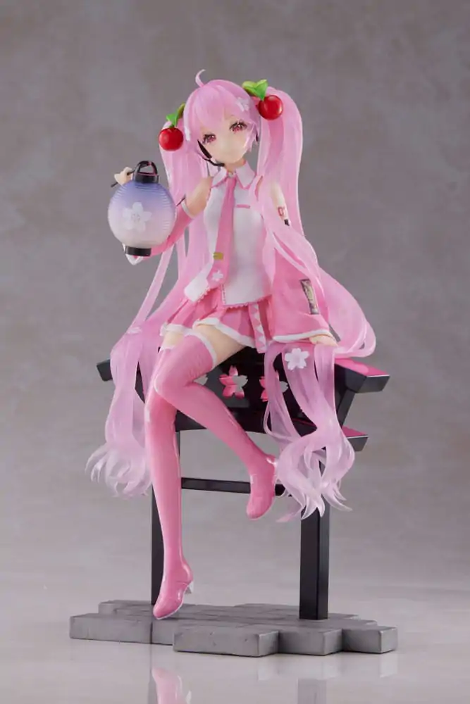 Hatsune Miku AMP PVC Socha Sakura Miku Lantern Ver. Reissue 20 cm produktová fotografia