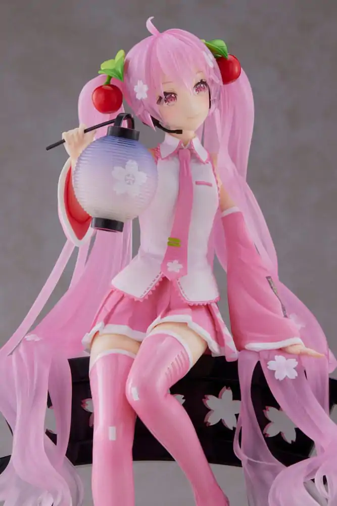 Hatsune Miku AMP PVC Socha Sakura Miku Lantern Ver. Reissue 20 cm produktová fotografia