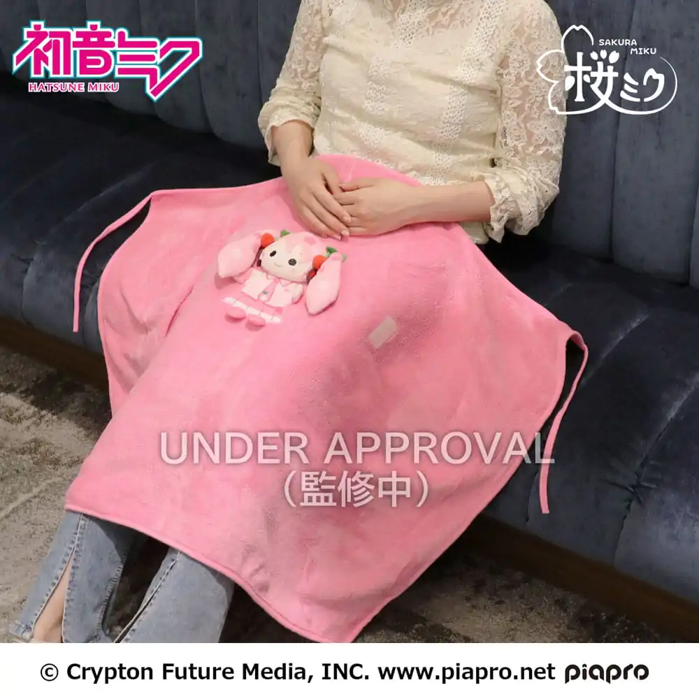 Hatsune Miku Zrolovaná plyšová figúrka Sakura Miku 20 x 15 cm produktová fotografia