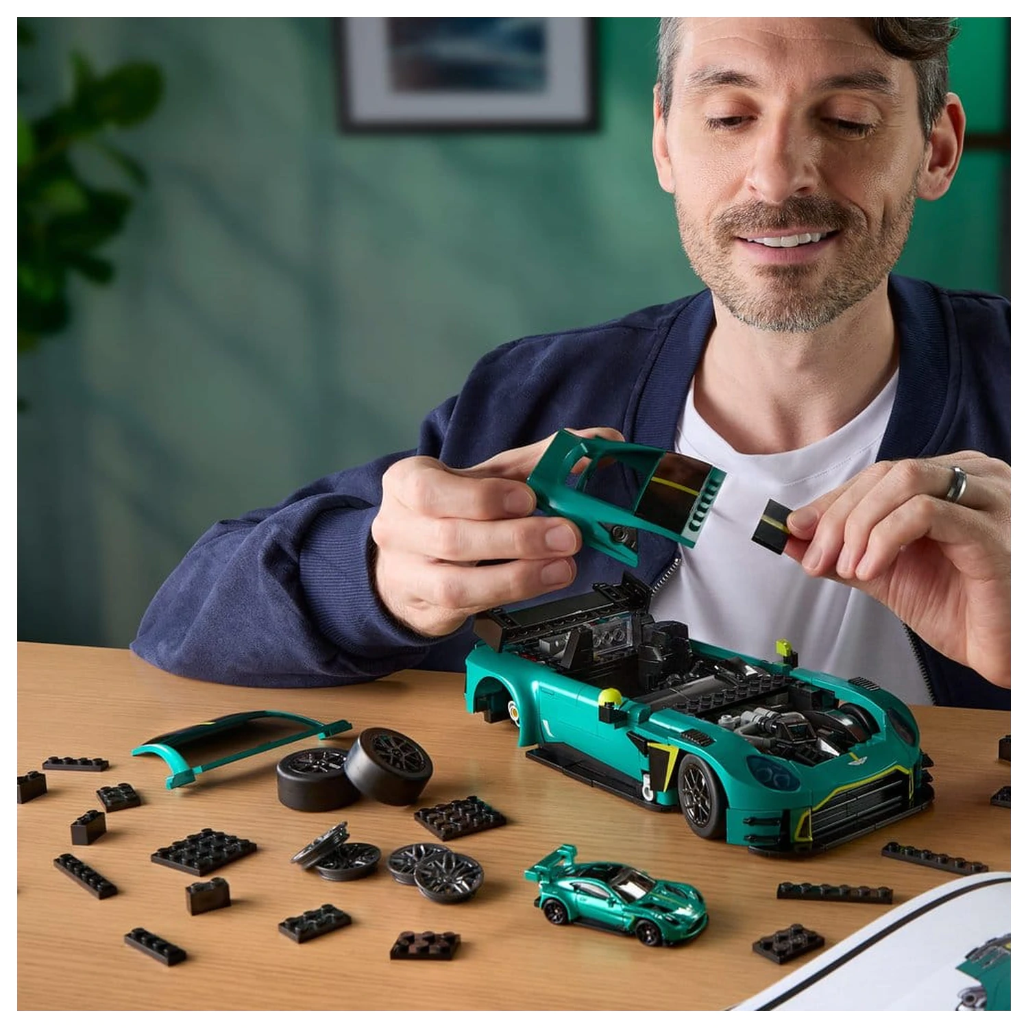 Hot Wheels Elite Mattel Brick Shop Stavebnica 1/16 '24 Aston Martin Vantage GT3 produktová fotografia