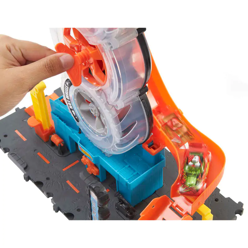 Hot Wheels Super Twist obchod s pneumatikami produktová fotografia