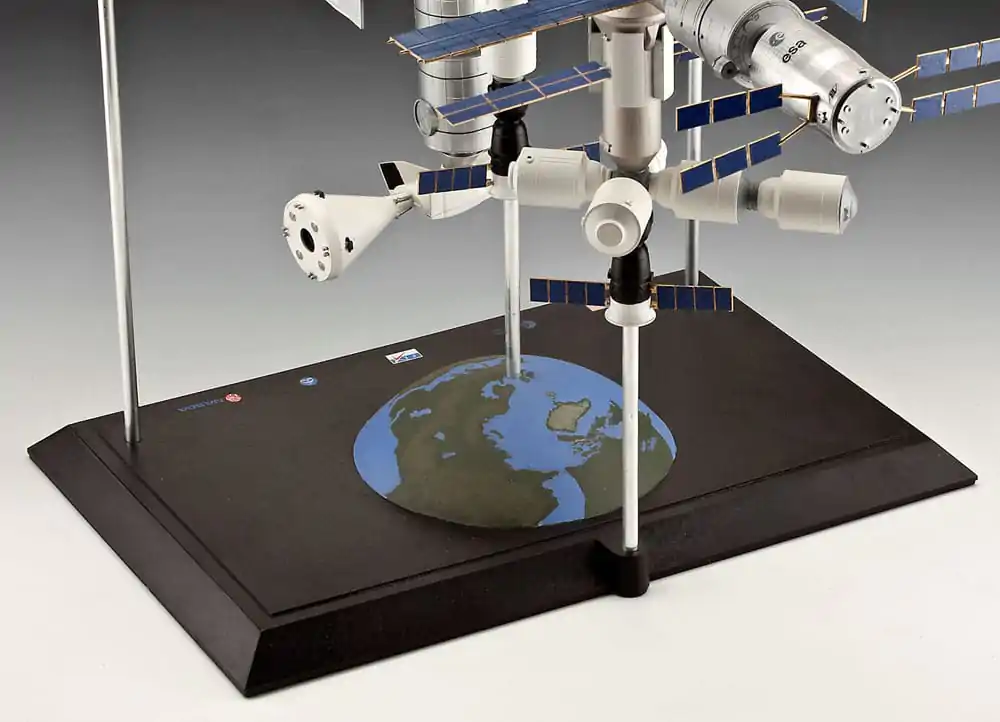 International Space Station ISS Model Kit Darčeková sada 1/144 25th Anniversary Platinum Edition 74 cm termékfotó