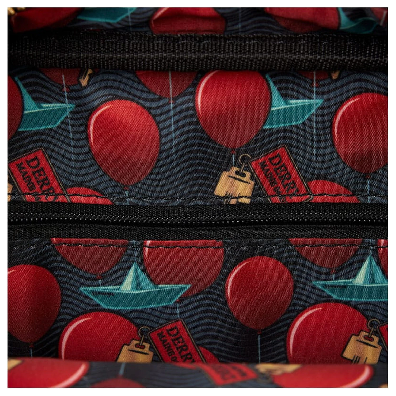 IT by Loungefly Crossbody Pennywise produktová fotografia