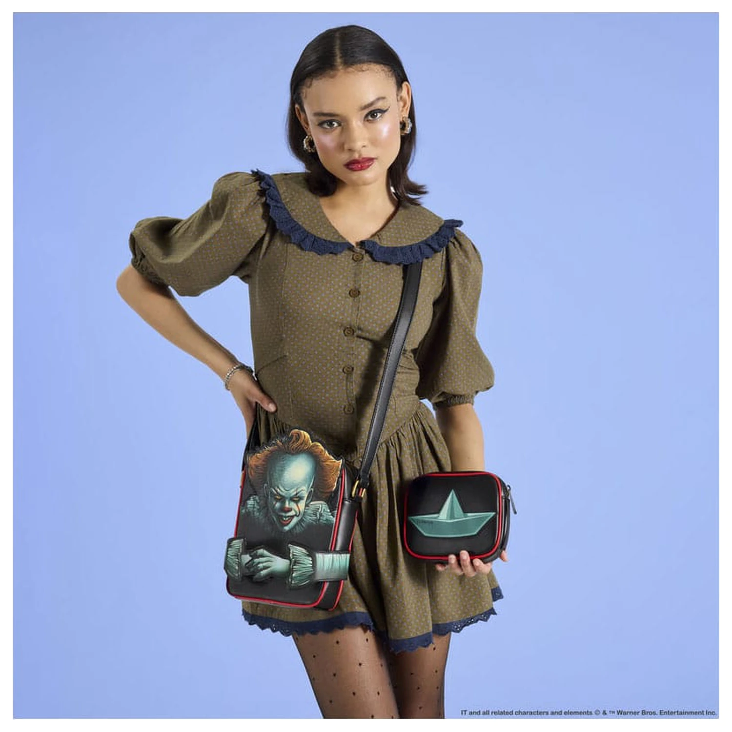 IT by Loungefly Crossbody Pennywise produktová fotografia