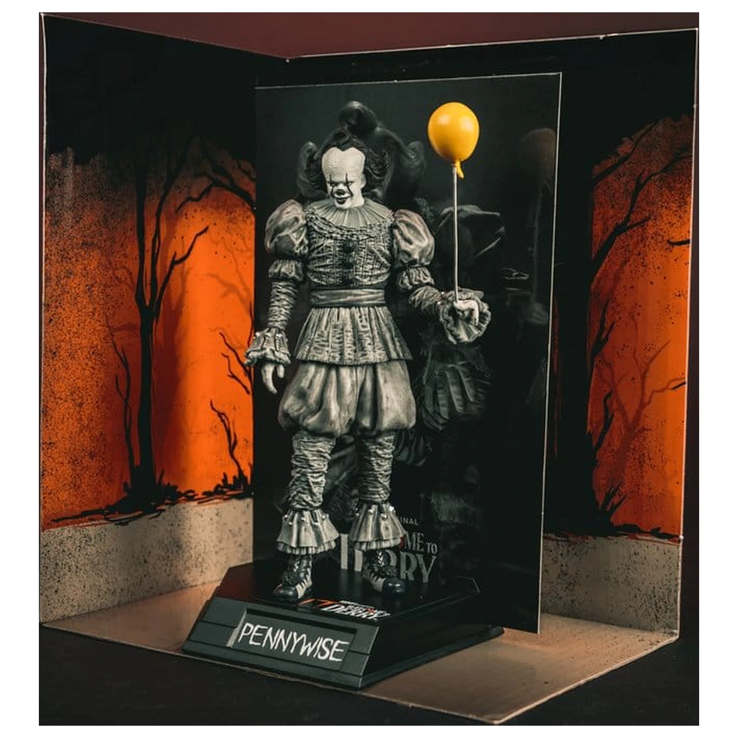 It Vitajte vo figúrke Derry Movie Maniacs Pennywise (čierno-biela) 16 cm produktová fotografia
