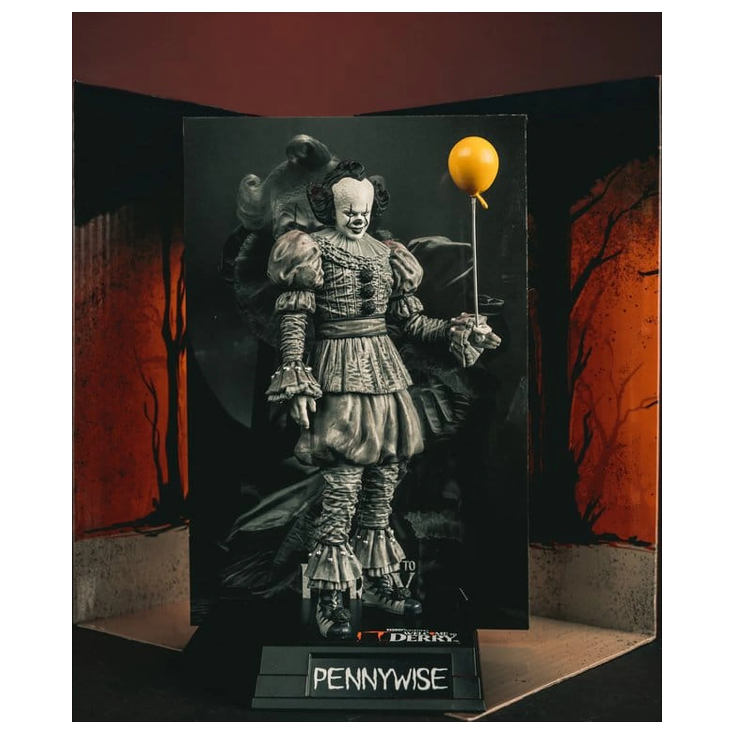 It Vitajte vo figúrke Derry Movie Maniacs Pennywise (čierno-biela) 16 cm produktová fotografia