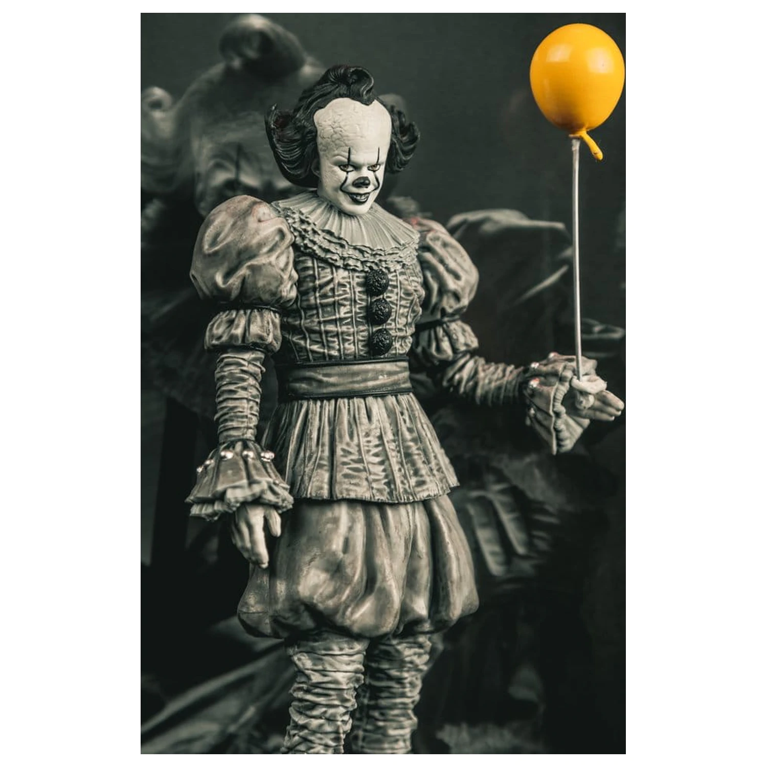 It Vitajte vo figúrke Derry Movie Maniacs Pennywise (čierno-biela) 16 cm produktová fotografia