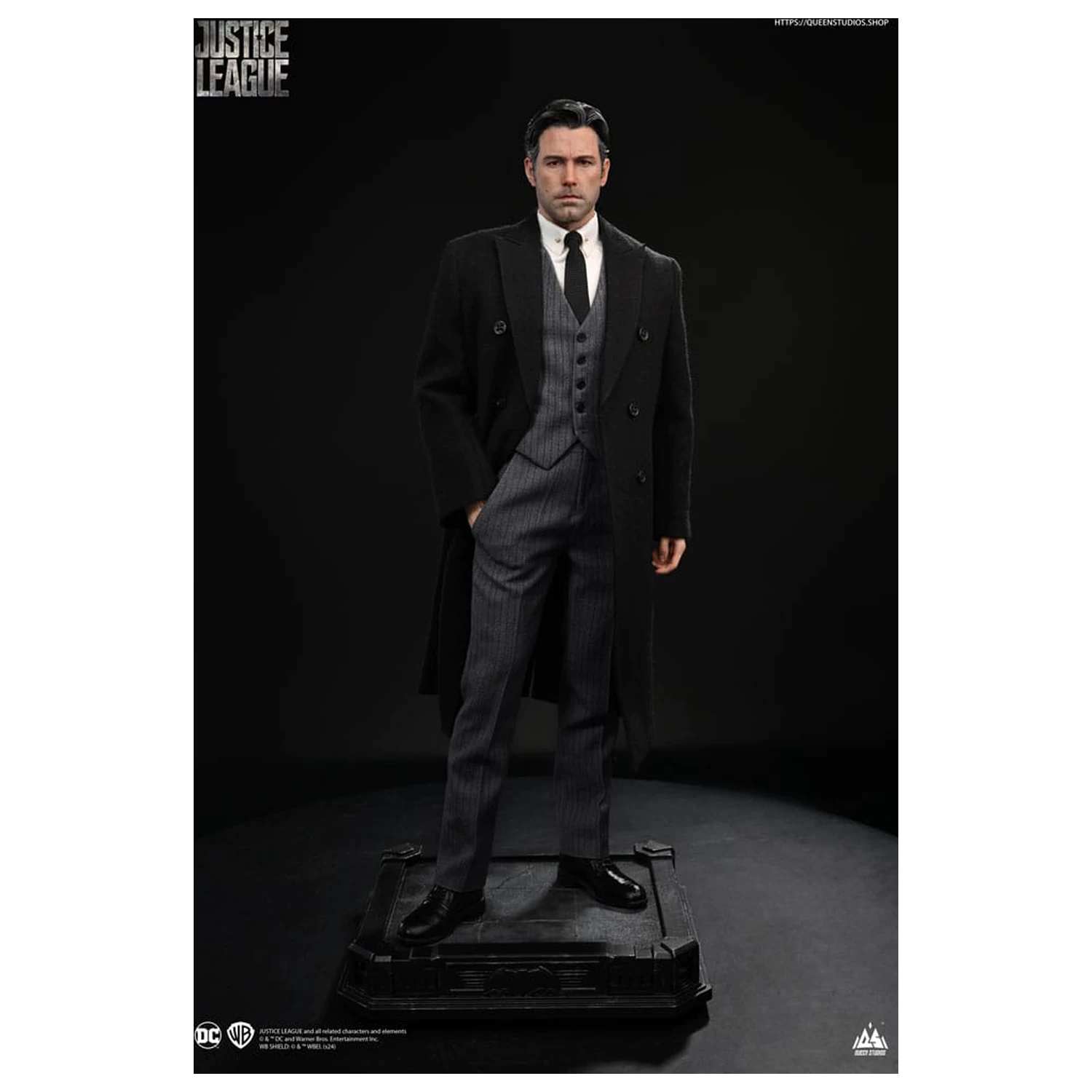 Justice League Socha 1/4 Bruce Wayne (Ben Affleck) 51 cm produktová fotografia