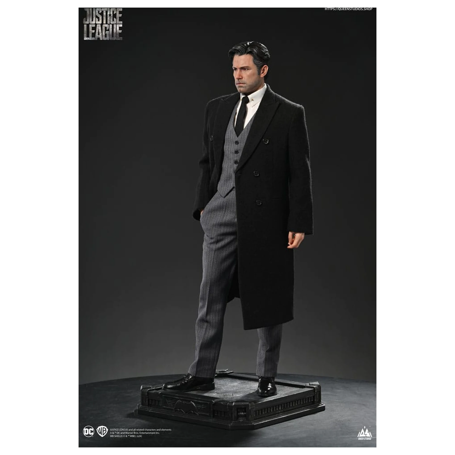 Justice League Socha 1/4 Bruce Wayne (Ben Affleck) 51 cm produktová fotografia