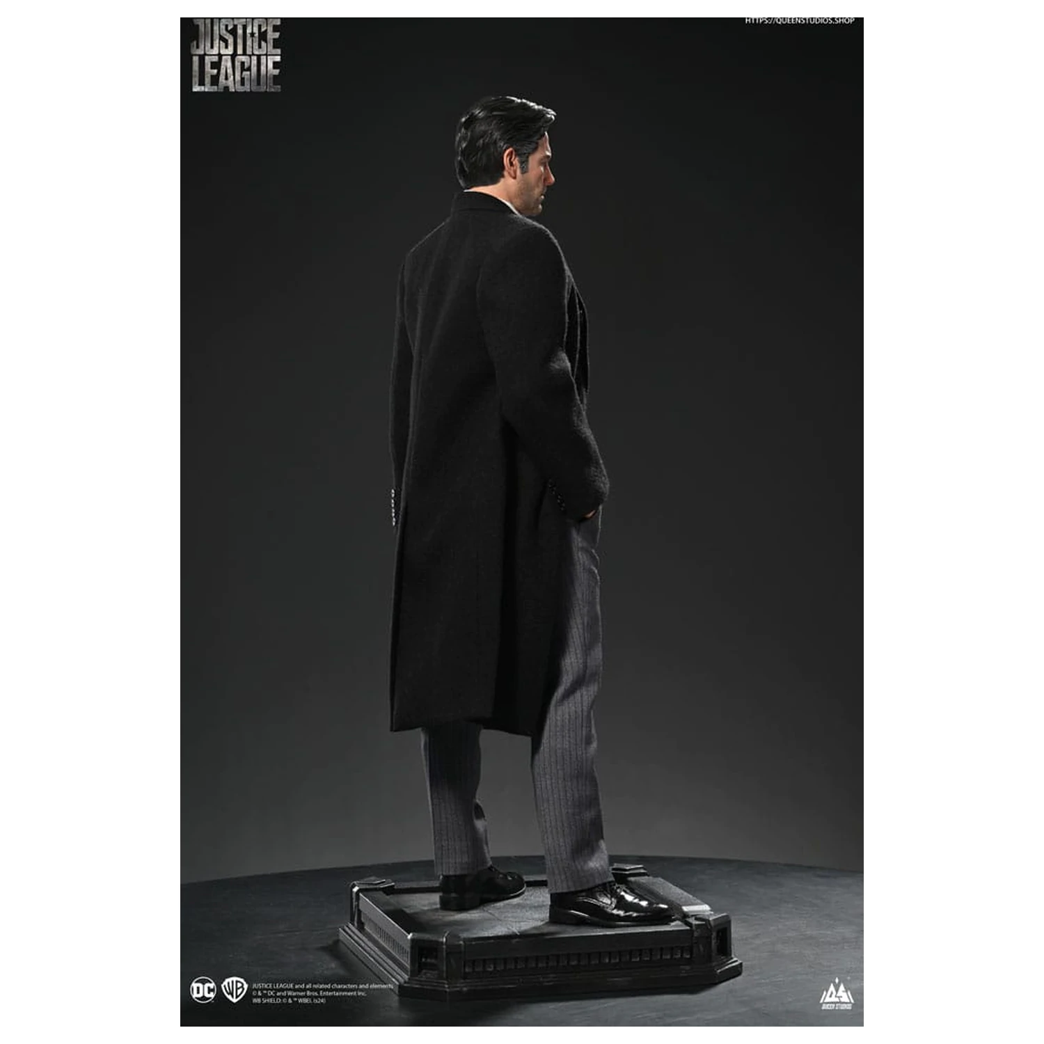 Justice League Socha 1/4 Bruce Wayne (Ben Affleck) 51 cm produktová fotografia