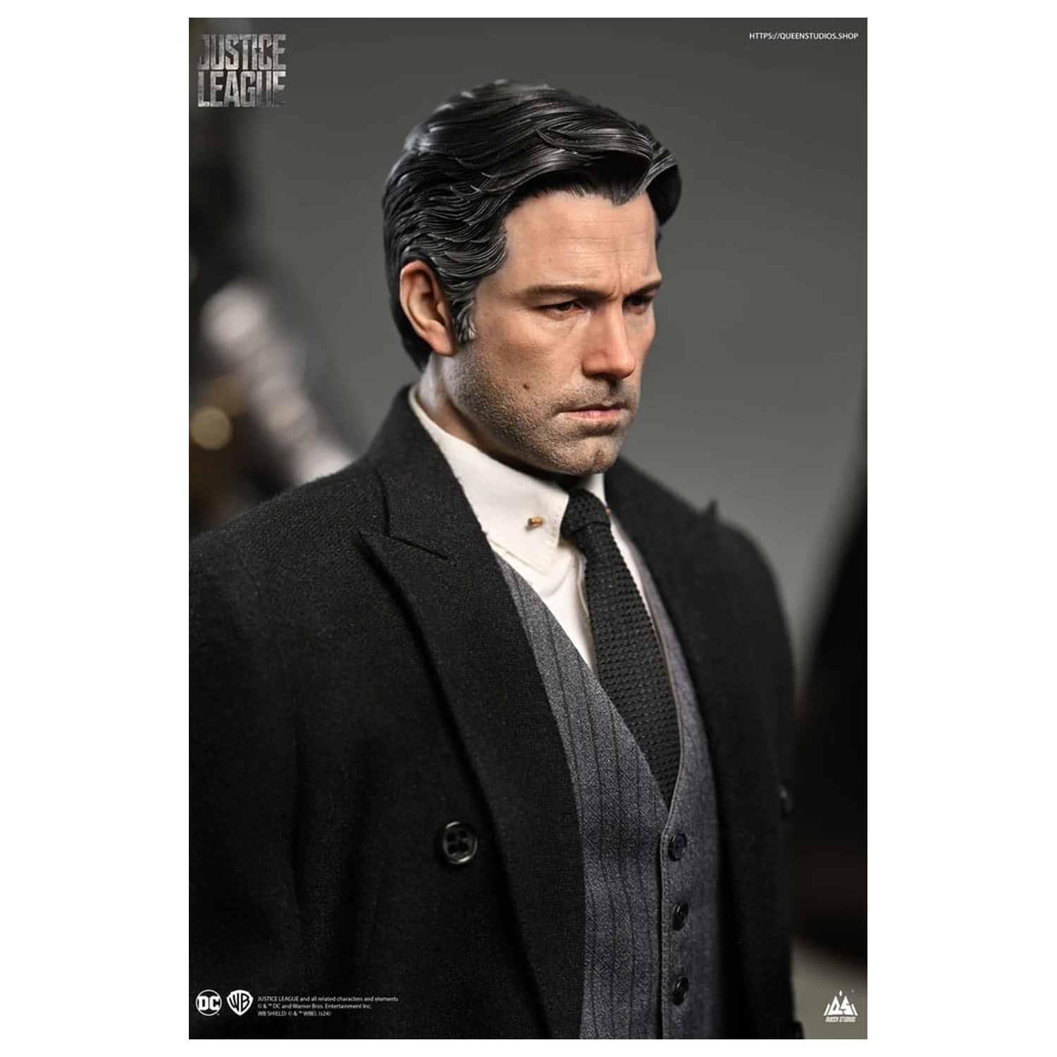 Justice League Socha 1/4 Bruce Wayne (Ben Affleck) 51 cm produktová fotografia