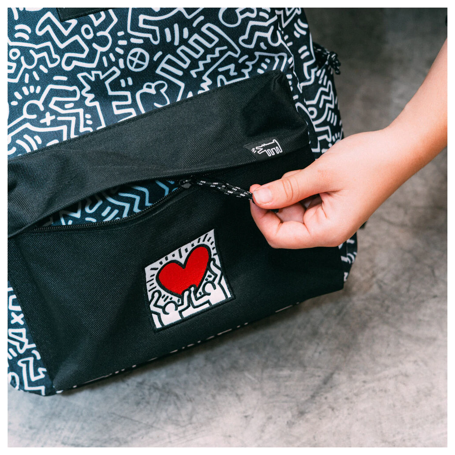 Keith Haring ruksak produktová fotografia