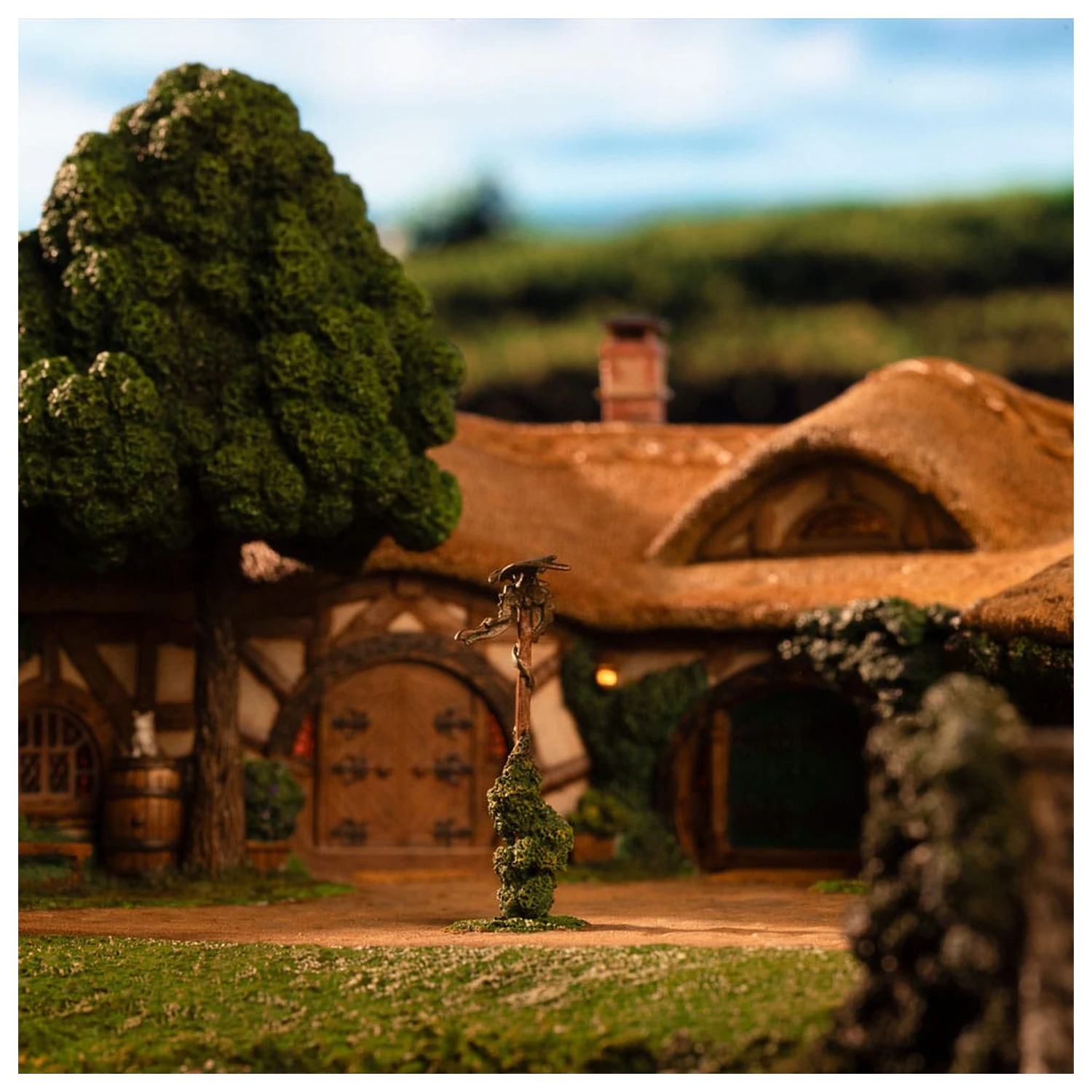 Lord of the Rings Socha The Green Dragon Inn produktová fotografia