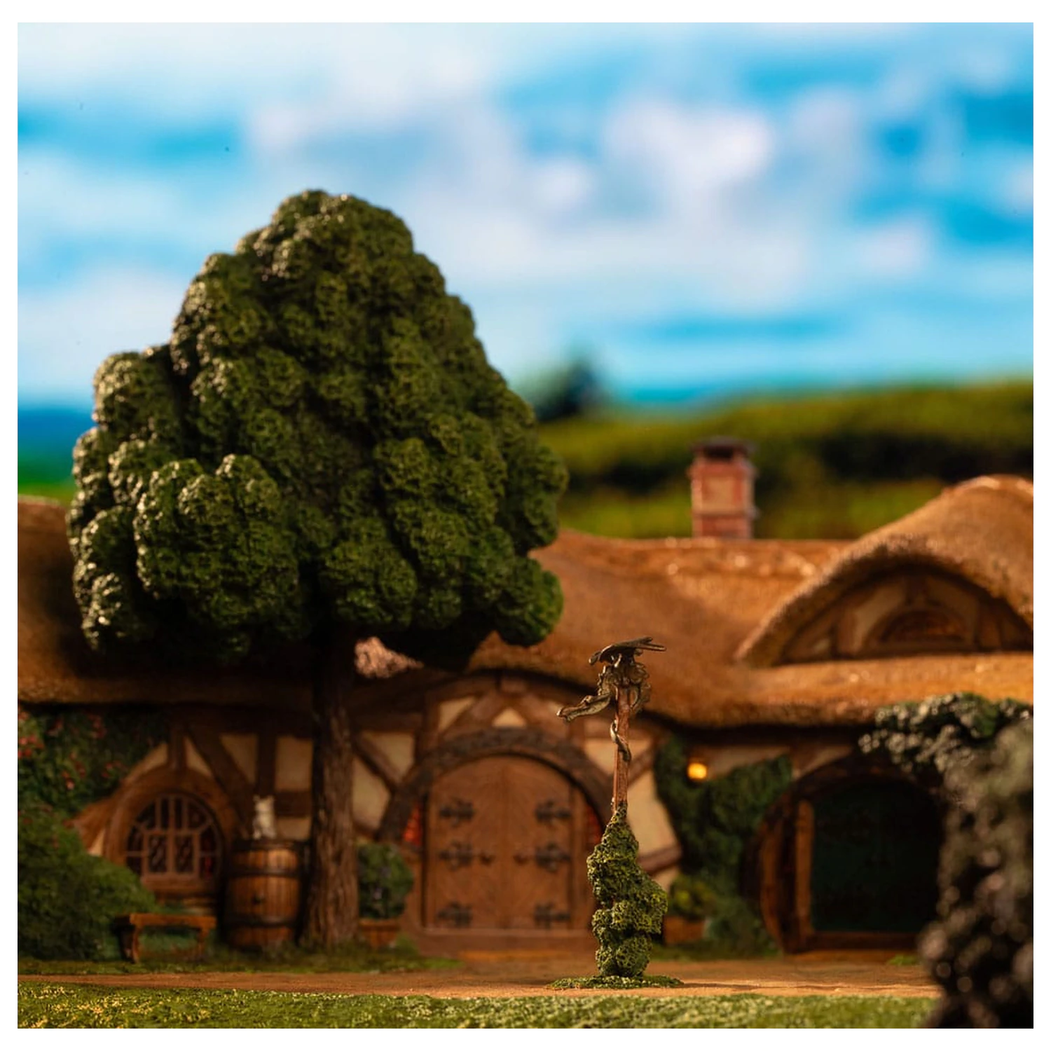 Lord of the Rings Socha The Green Dragon Inn produktová fotografia