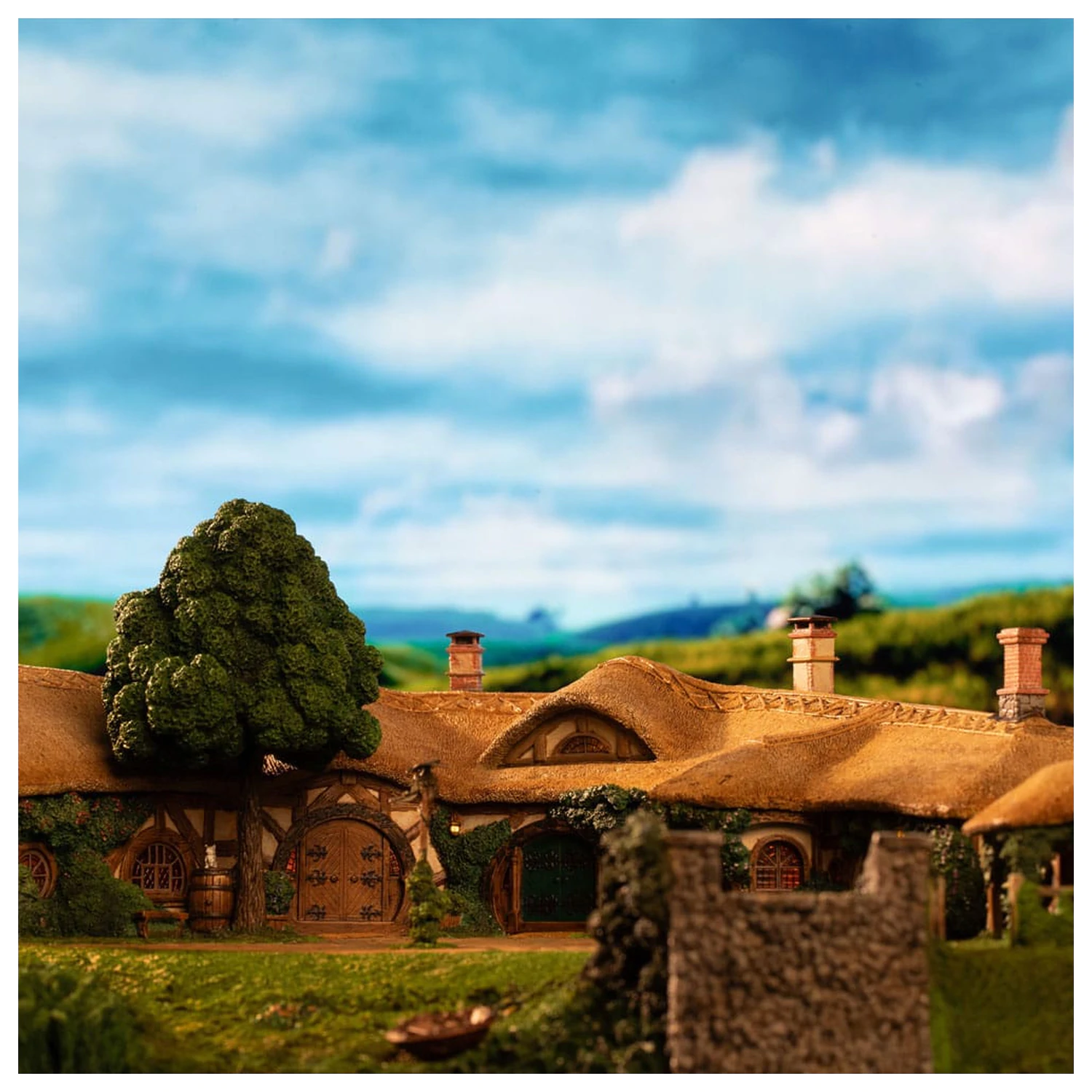 Lord of the Rings Socha The Green Dragon Inn produktová fotografia
