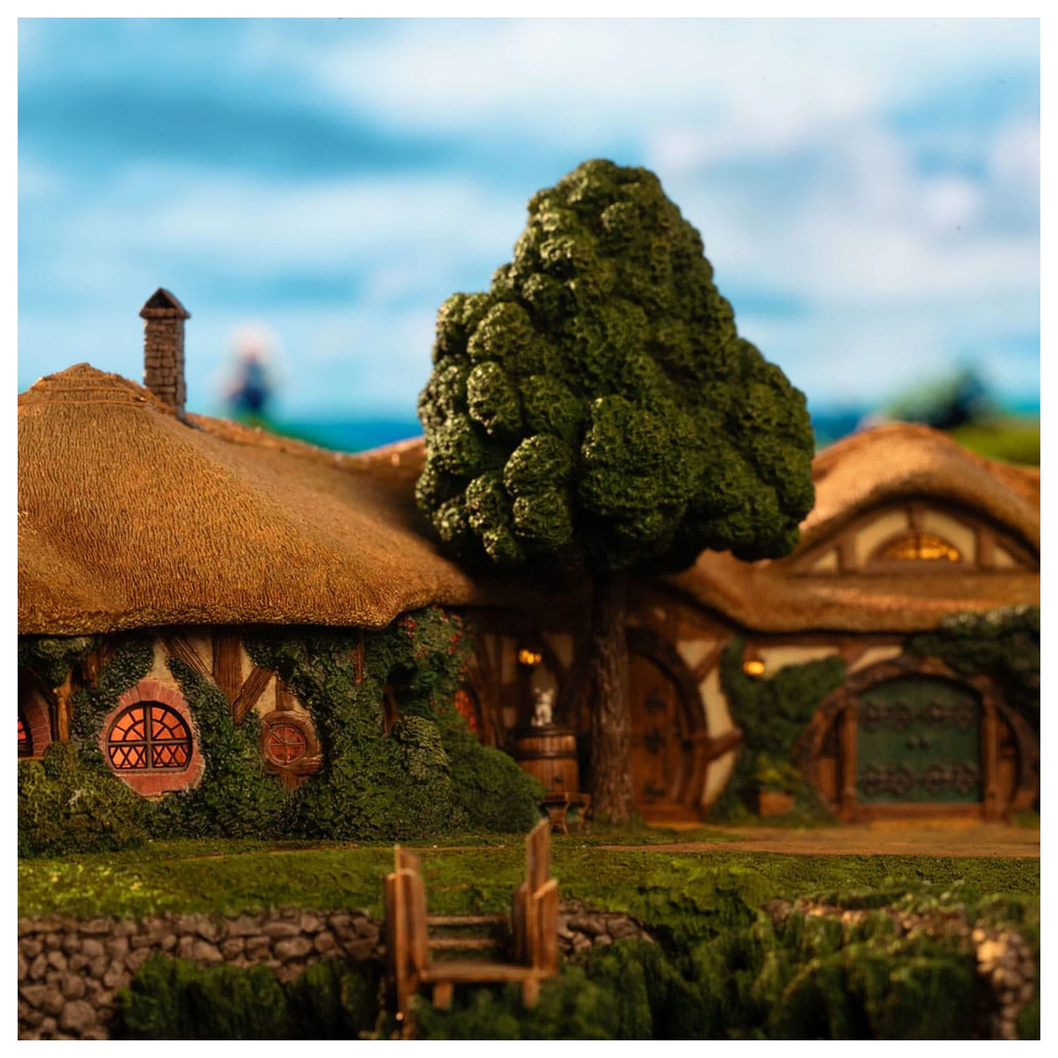 Lord of the Rings Socha The Green Dragon Inn produktová fotografia