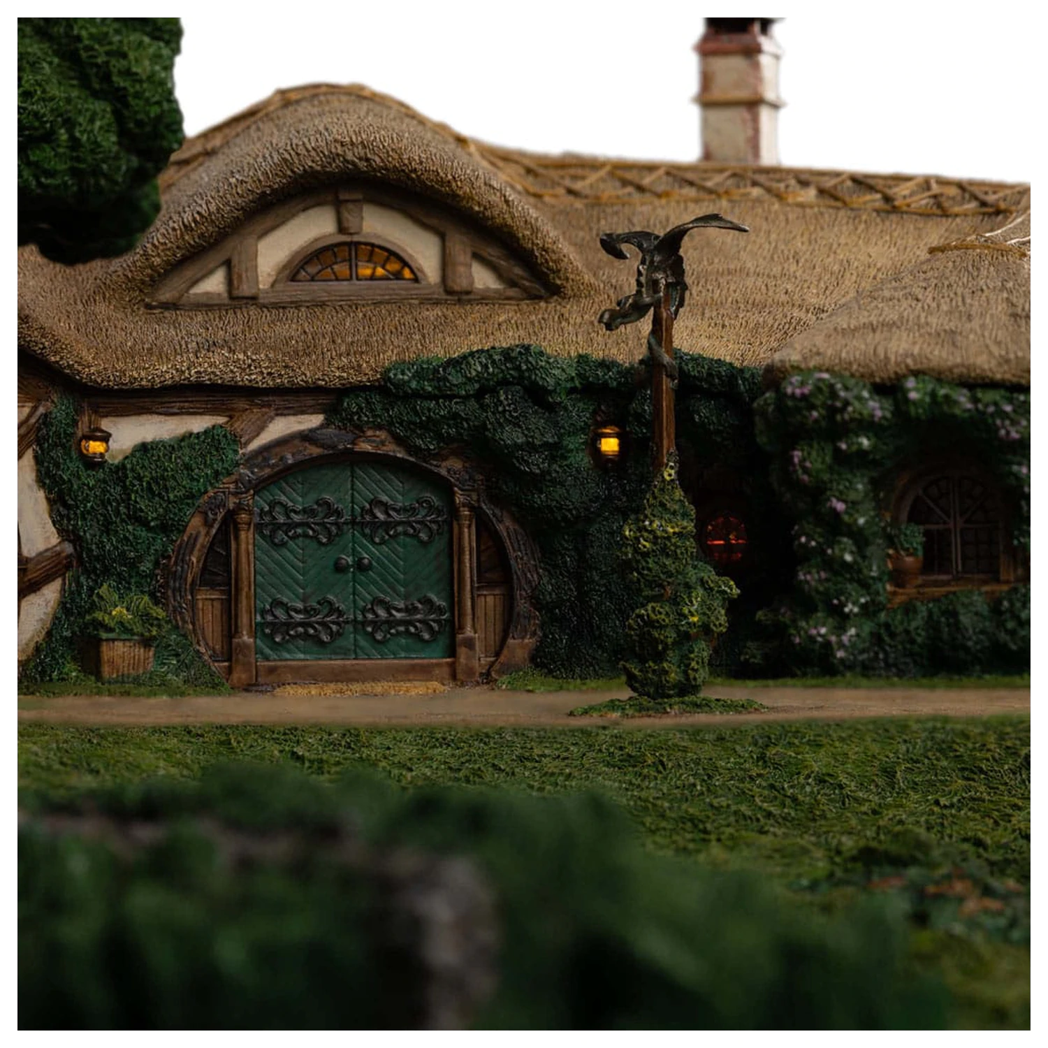 Lord of the Rings Socha The Green Dragon Inn produktová fotografia