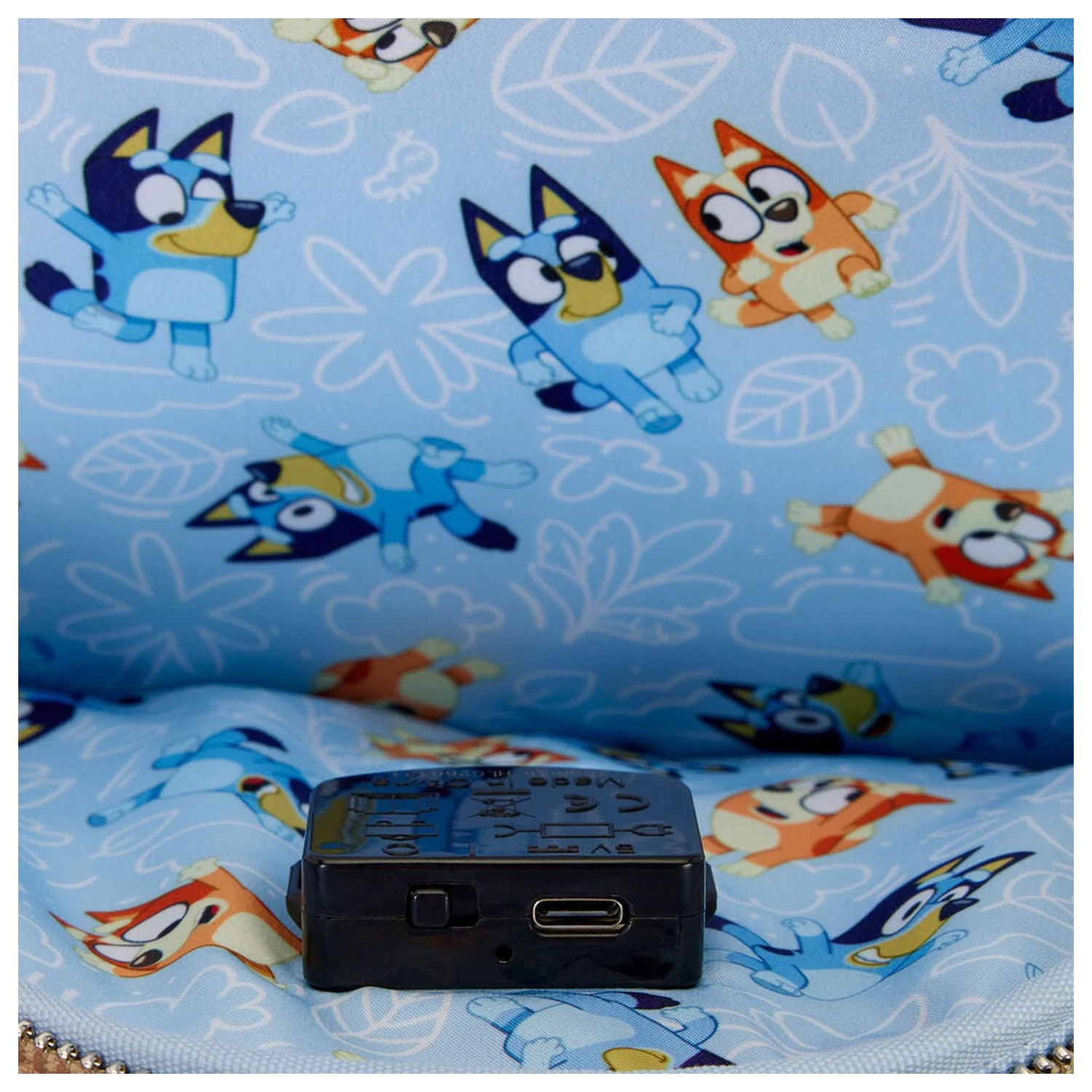 Loungefly Bluey batoh 26 cm produktová fotografia