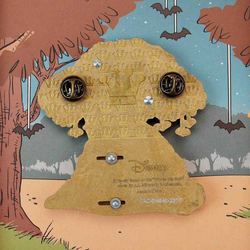 Loungefly Disney Winnie the Pooh Halloween Costume odznak produktová fotografia