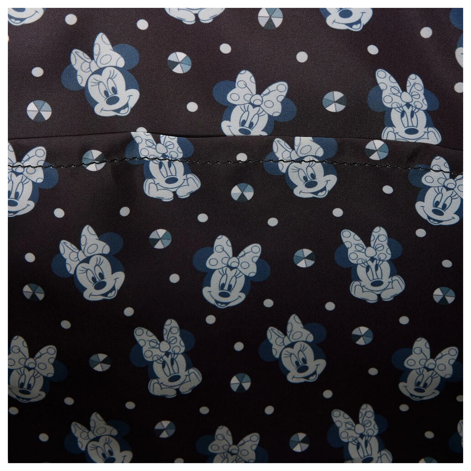 Loungefly Disney Minnie Studs & Chains nákupná taška produktová fotografia
