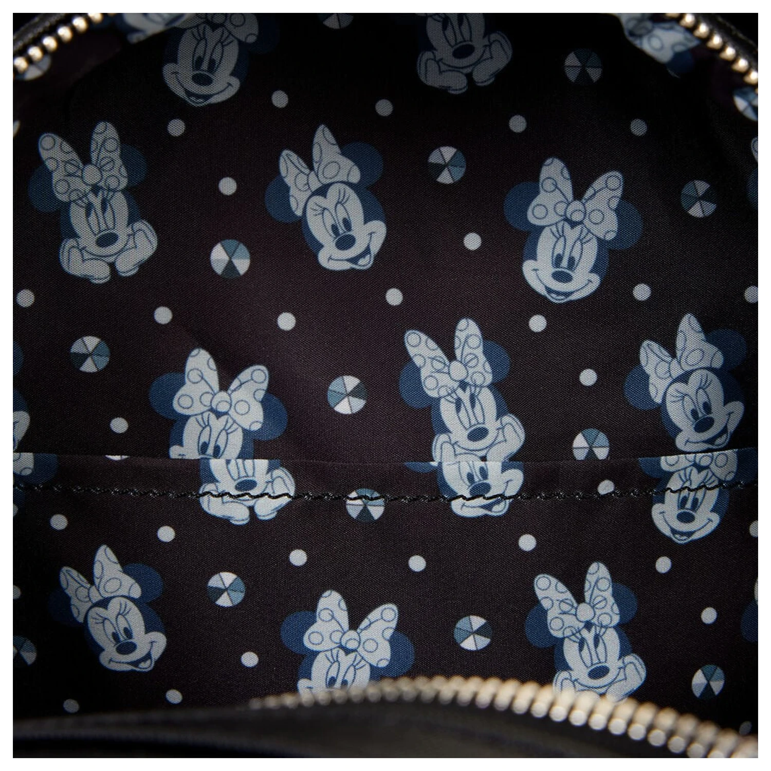 Loungefly Disney Minnie Studs & Chains batoh 26 cm produktová fotografia