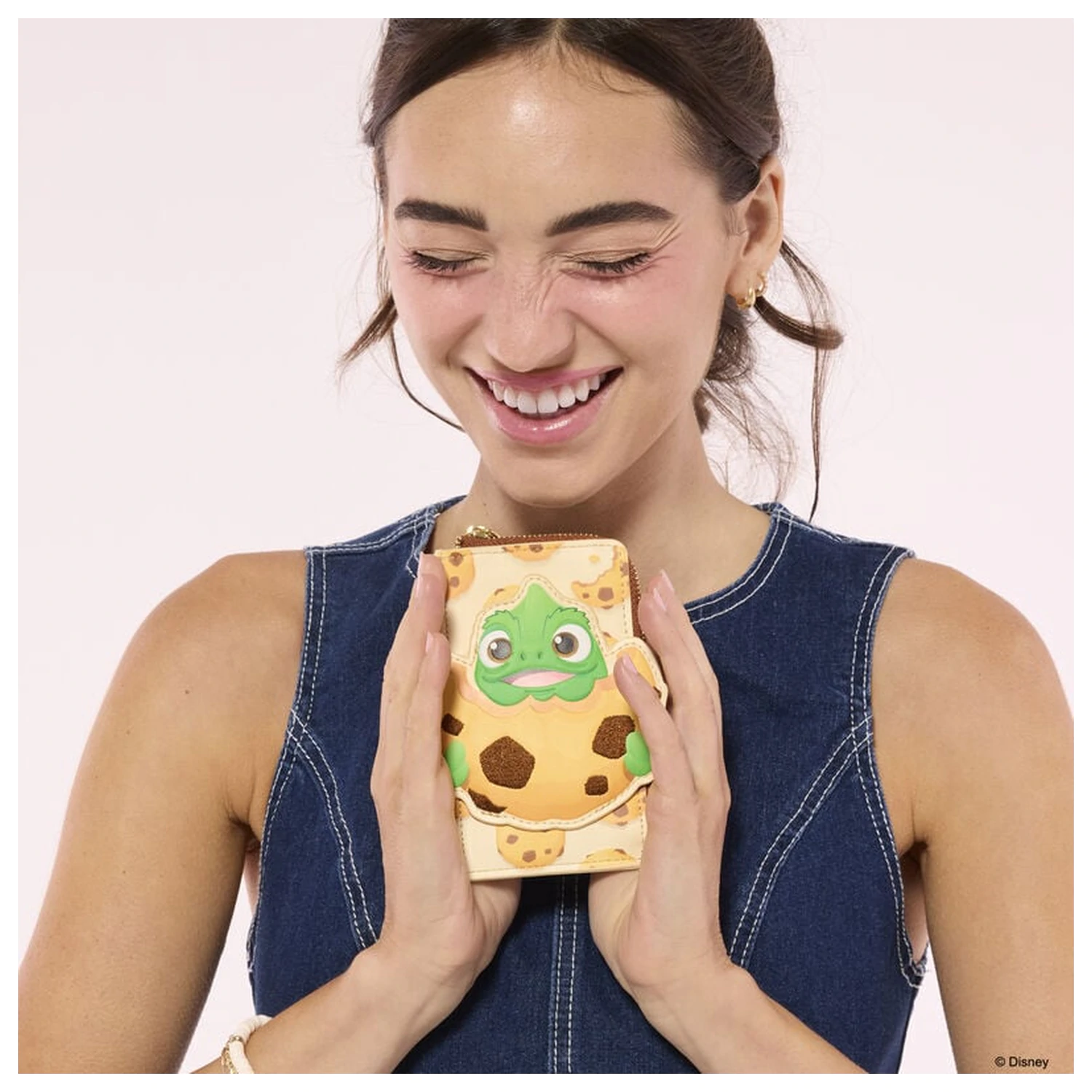 Loungefly Disney Tangled Rapunzel Pascal Držiak na karty produktová fotografia