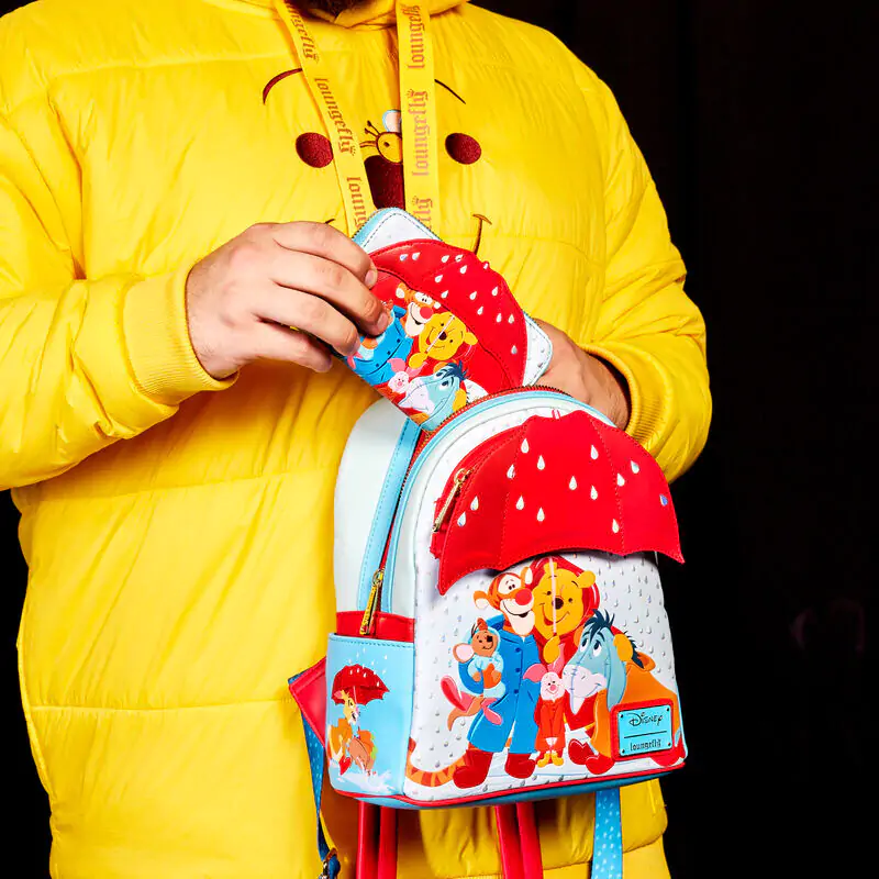 Loungefly Disney Winnie the Pooh & Friends Rainy Day ruksak 26cm produktová fotografia