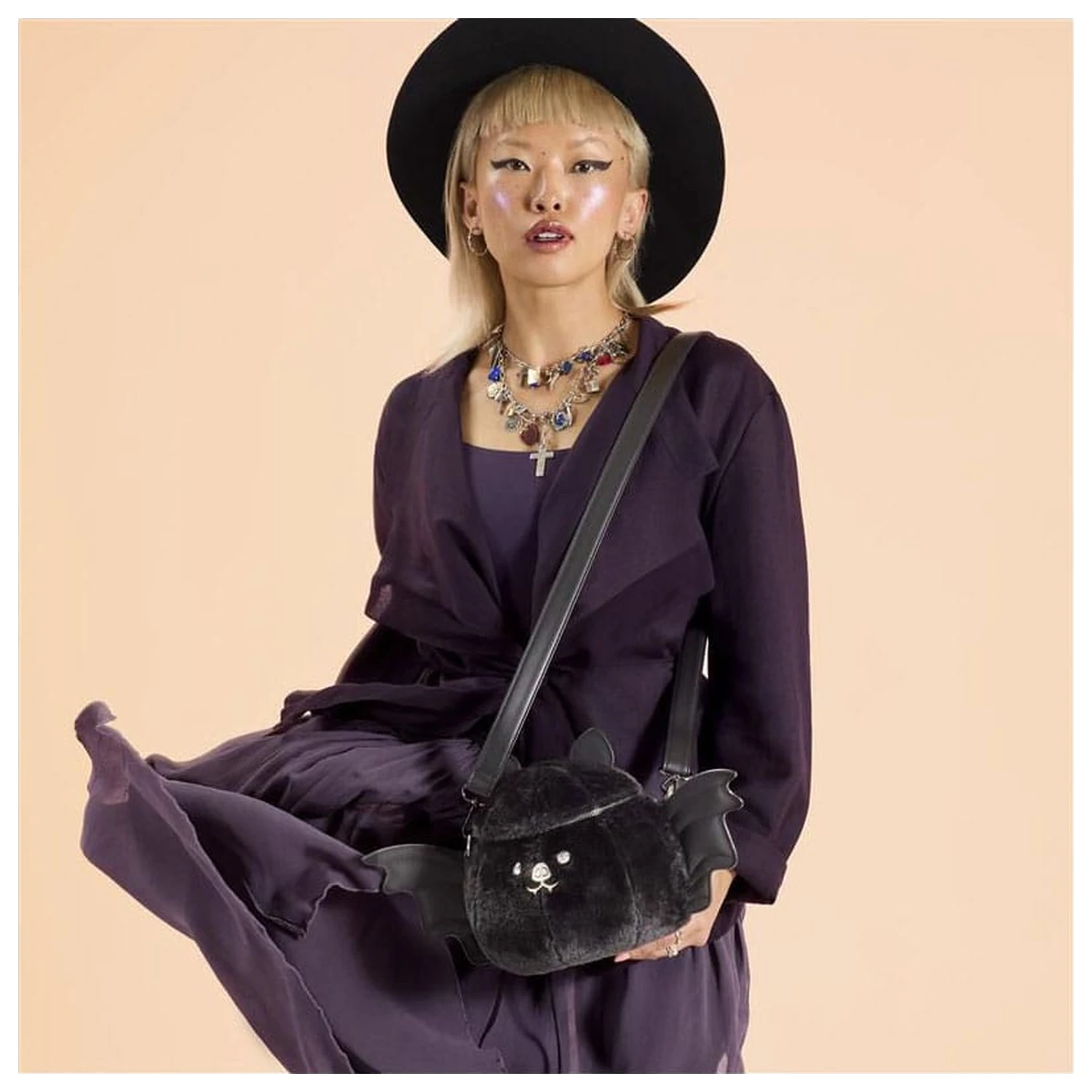 Loungefly Crossbody Figural Bat produktová fotografia