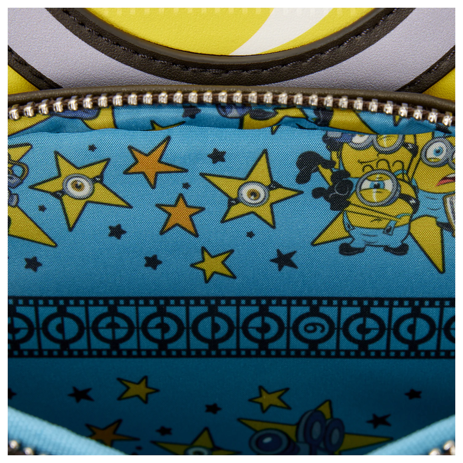 Loungefly Universal Minions 3 batoh 26cm produktová fotografia