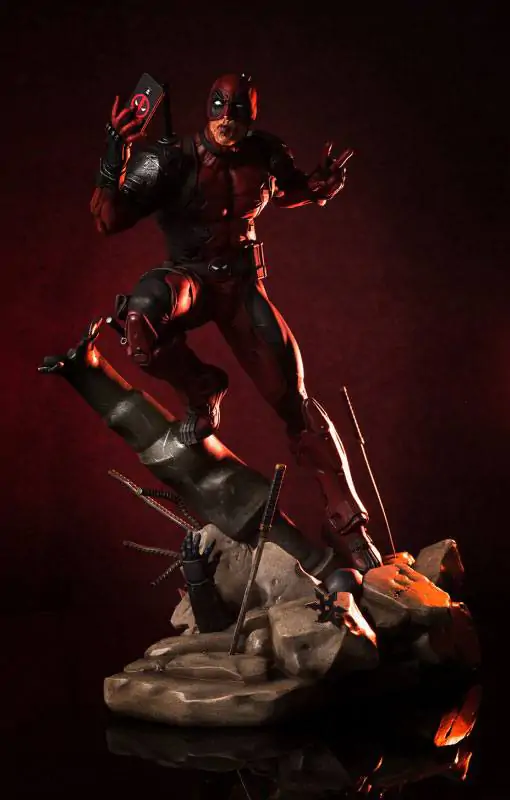 Marvel Comics PrototypeZ štatútka 1/6 Deadpool od Ericka Sosu 46 cm termékfotó