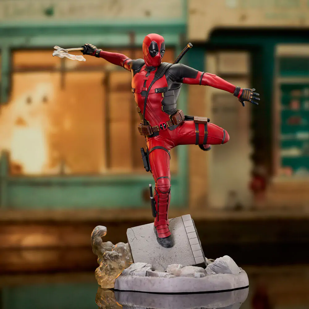 Marvel Deadpool & Wolverine Deadpool figúrka 25cm termékfotó