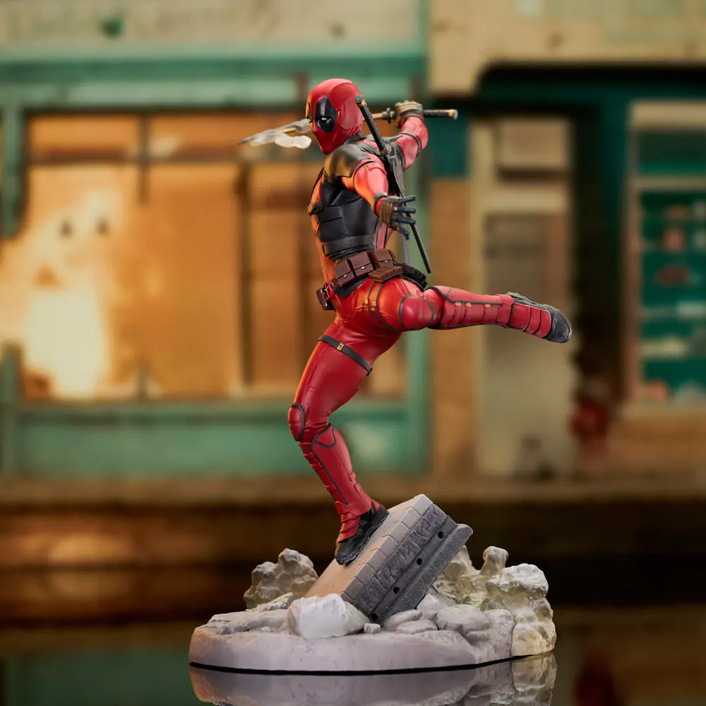 Marvel Deadpool & Wolverine Deadpool figúrka 25cm termékfotó