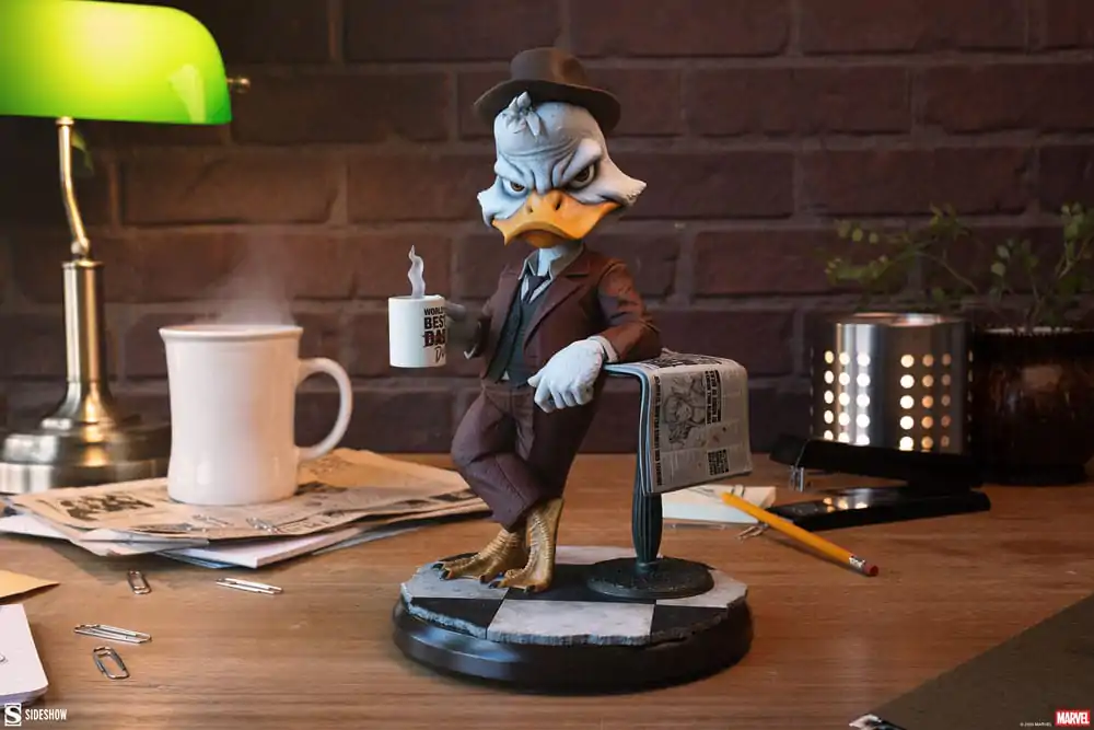 Marvel Premium Format Socha Howard the Duck 28 cm produktová fotografia