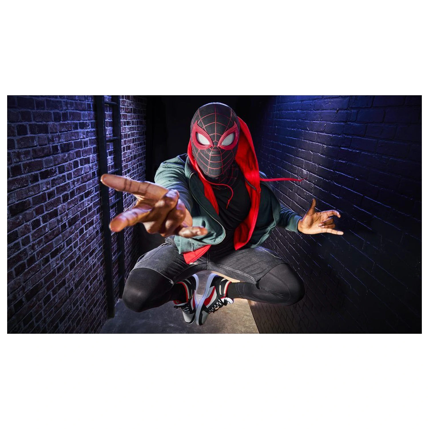 Marvel Legends Series Spider-Man Miles Morales elektronická maska produktová fotografia