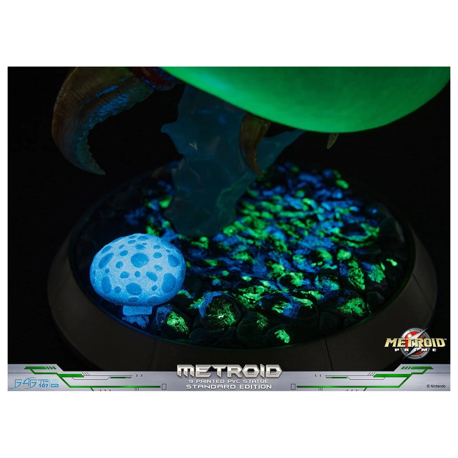 Metroid Prime PVC figúrka Metroid (štandardná) (svietiaca v tme) 21 cm produktová fotografia