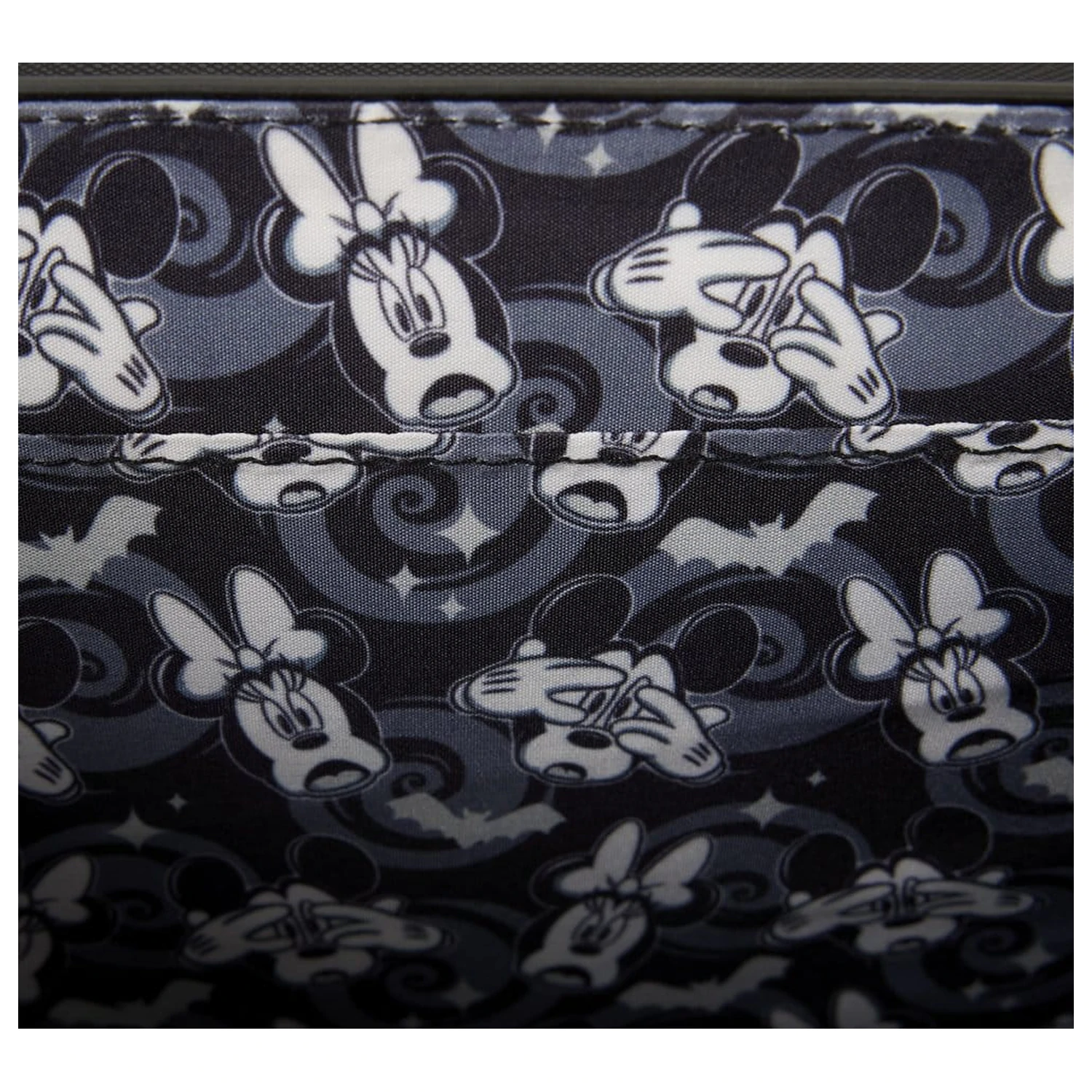 Mickey & Minnie by Loungefly Crossbody s motívom pavučiny a netopierov produktová fotografia