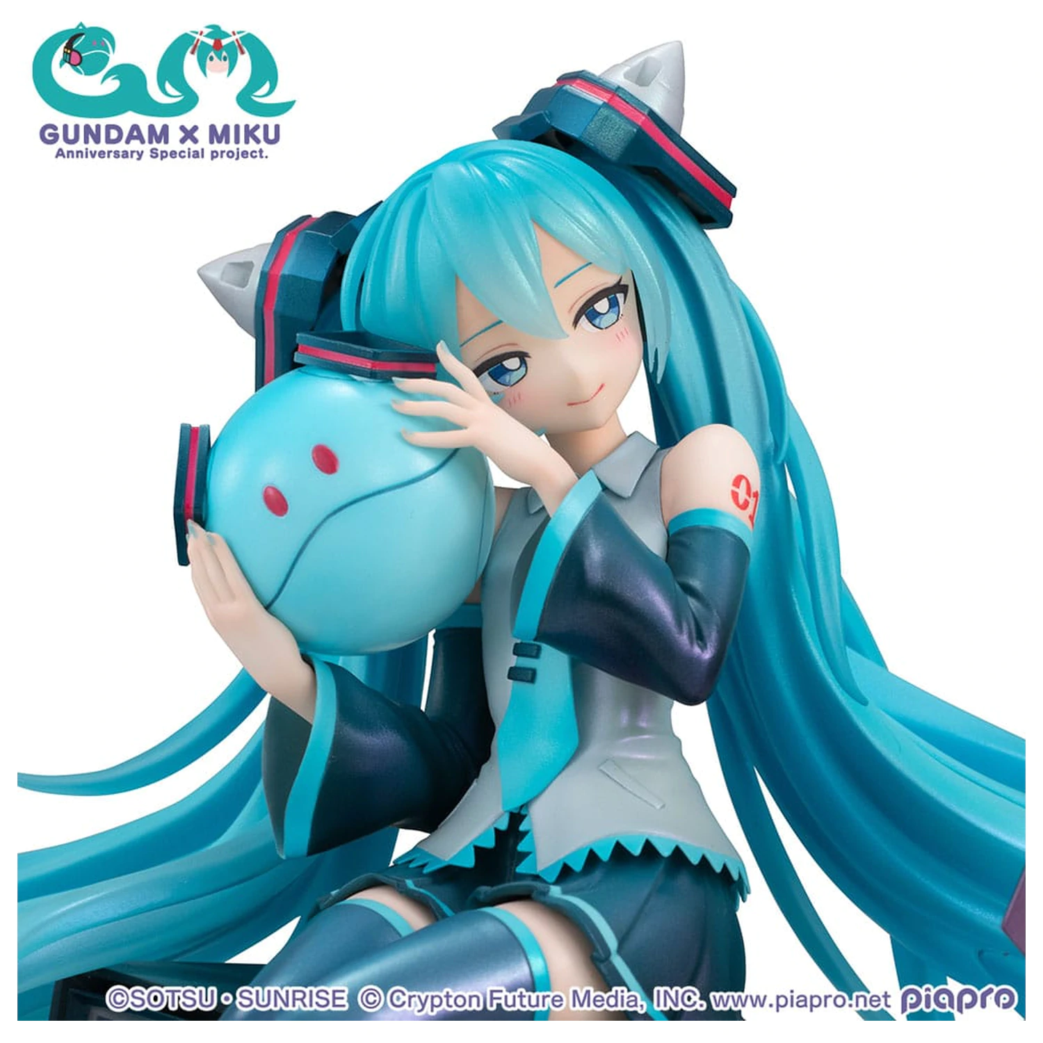 Mobile Suit Gundam x Hatsune Miku Lucrea PVC Socha Hatsune Miku x OO Gundam 45th Anniversary 17 cm produktová fotografia