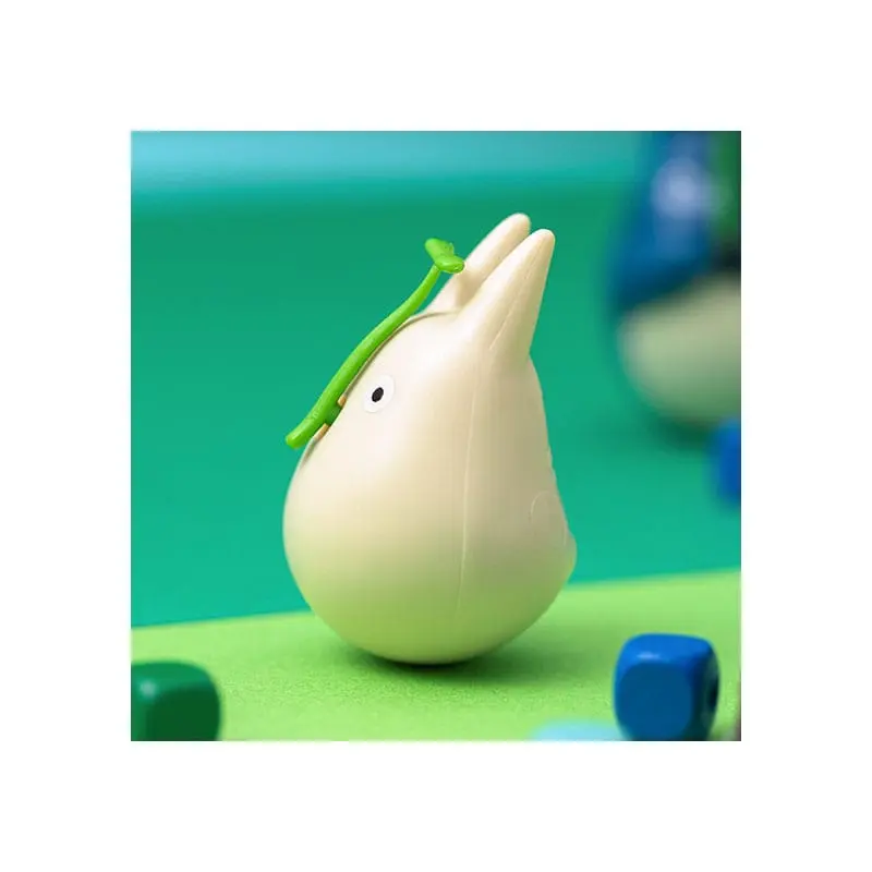 My Neighbor Totoro Figúrka s okrúhlym dnom Malý Totoro s listom 5 cm produktová fotografia