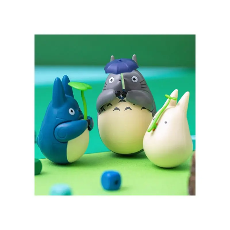 My Neighbor Totoro Figúrka s okrúhlym dnom Malý Totoro s listom 5 cm produktová fotografia