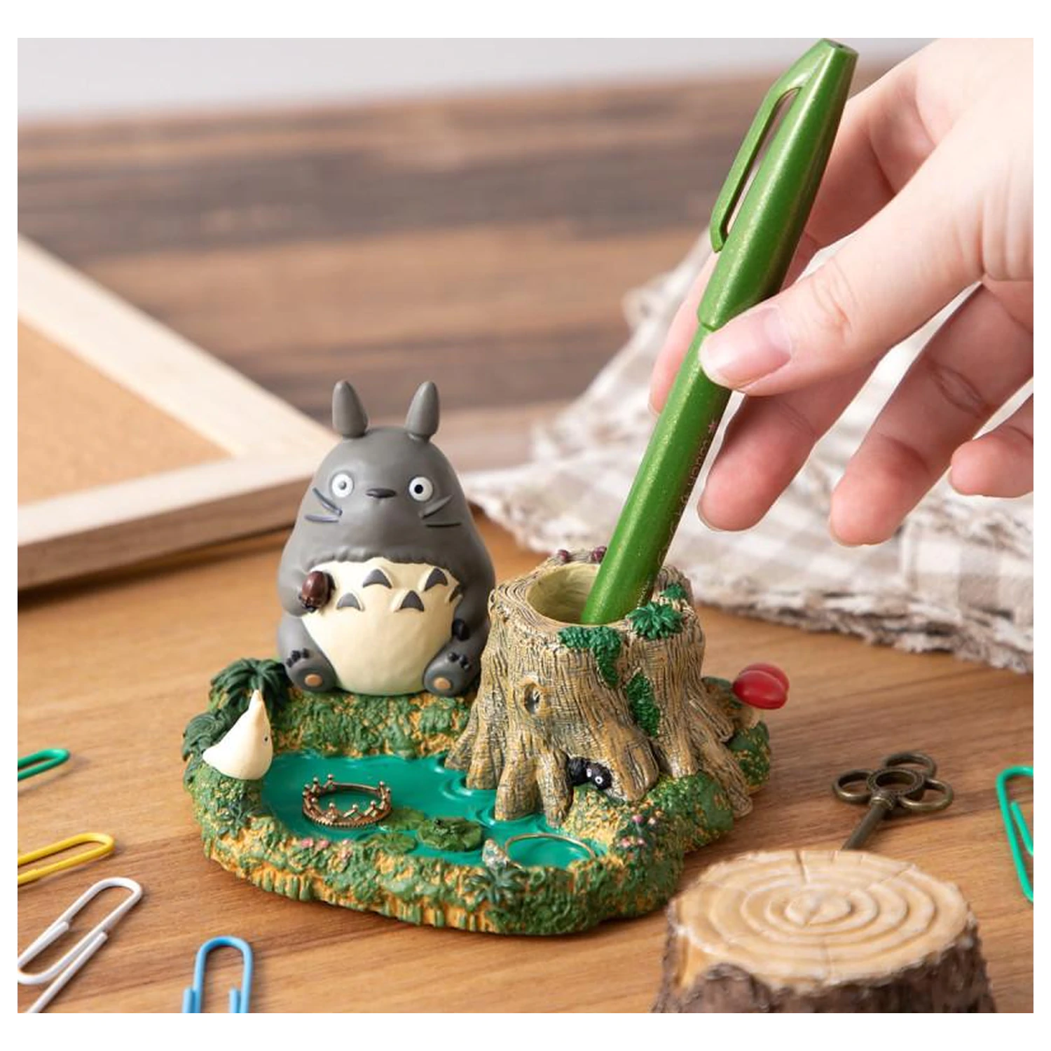 My Neighbor Totoro Totoro by the Pond figúrka držiak na ceruzky produktová fotografia