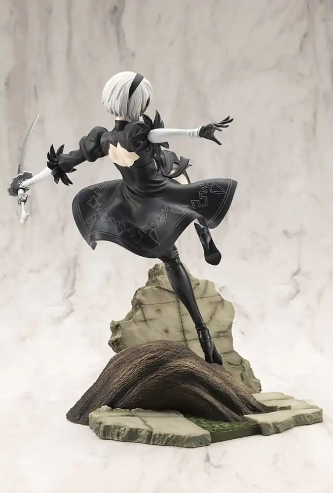 Nier:Automata Ver. 1.1a ARTFX J Socha 1/8 2B 24 cm produktová fotografia