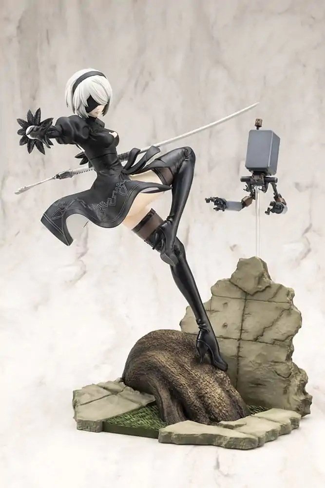 Nier:Automata Ver. 1.1a ARTFX J Socha 1/8 2B 24 cm produktová fotografia