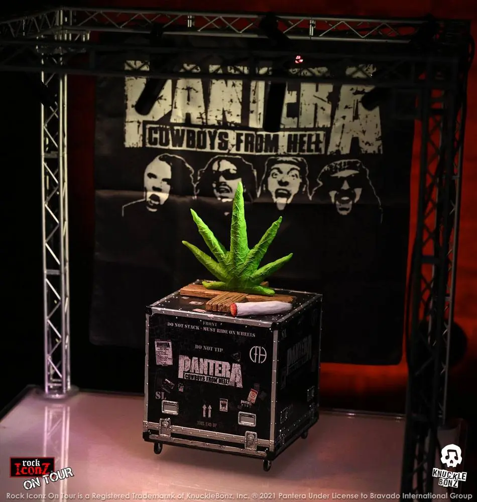 Pantera Rock Ikonz Cowboys From Hell On Tour Road Case Statue + Stage Backdrop termékfotó