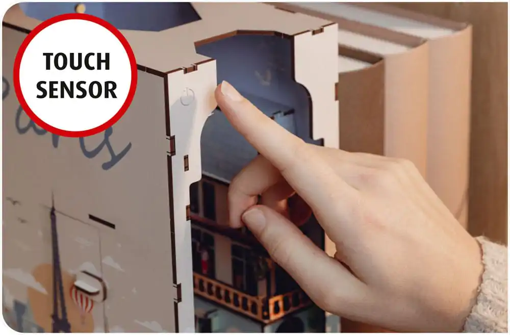 Paris Tiny Adventures Book Nook Mini diorama 23 cm produktová fotografia