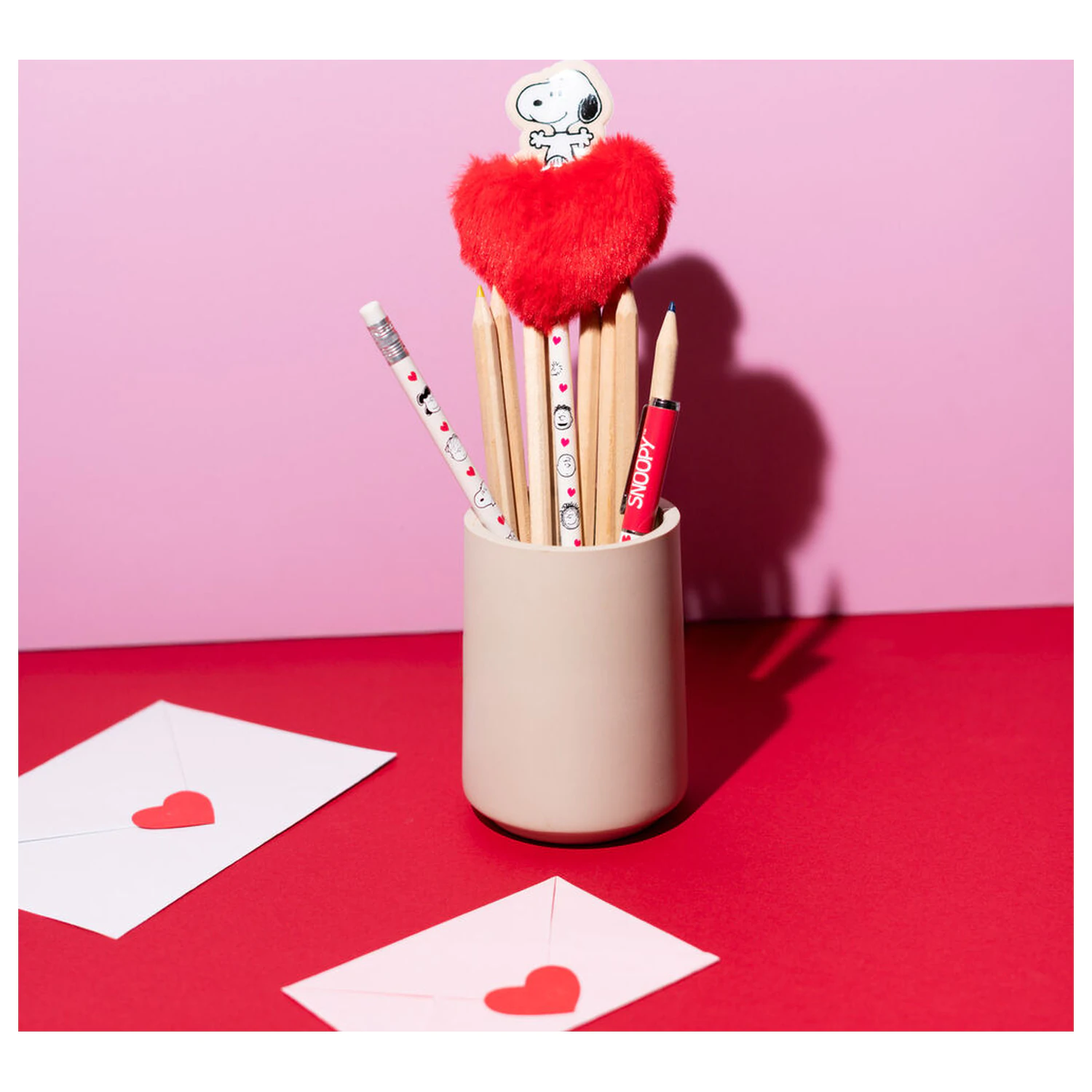 Peanuts Snoopy pomponové pero produktová fotografia