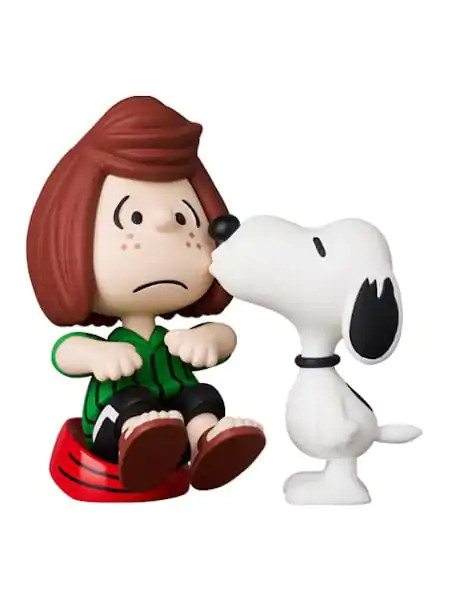 Peanuts UDF Series 17 Mini Figurka Peppermint Patty & Snoopy 7 cm termékfotó