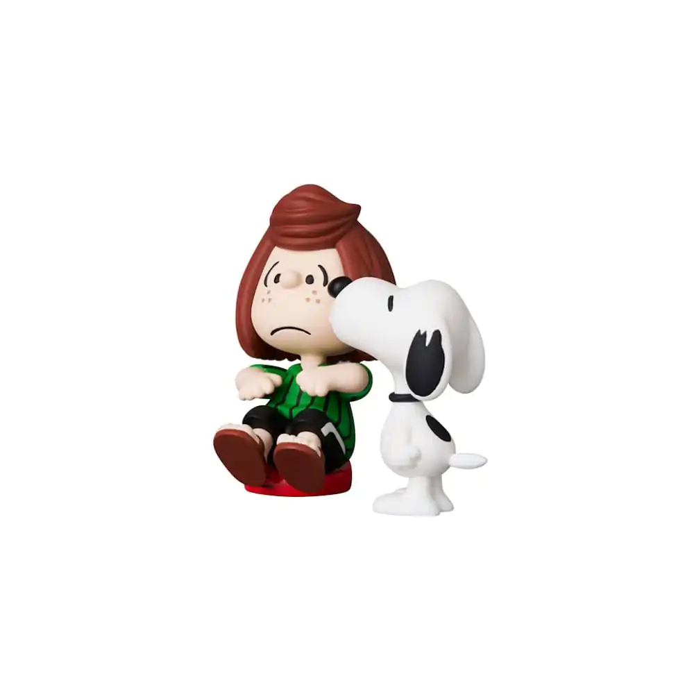 Peanuts UDF Series 17 Mini Figurka Peppermint Patty & Snoopy 7 cm termékfotó