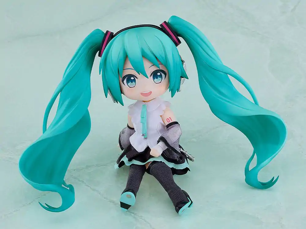 Piapro Characters Nendoroid Doll Akčná Figúrka Snow Miku: Yukiiro Pop Ver. 14 cm produktová fotografia