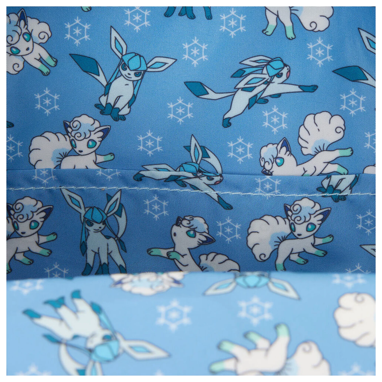 Loungefly Pokemon Winter batoh 26cm produktová fotografia